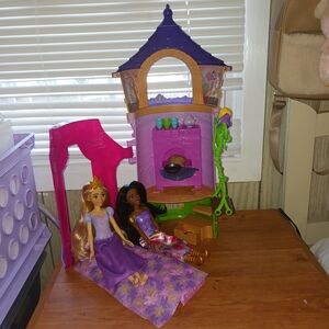 Disney Princess Rapunzel Tower Playset With 2 dolls Jasmine Rapunzel Dollhouse